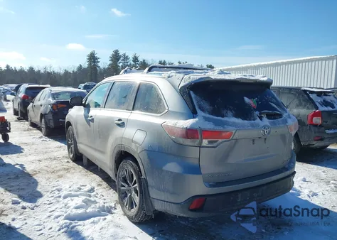 2016 Toyota Highlander Xle V6 z USA, uszkodzony, nr VIN 5TDJKRFH7GS319306